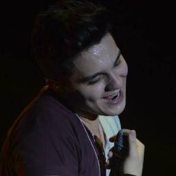 Fã clube dedicado a vida do cantor sertanejo Luan Santana, onde seguimos cada passo do nosso ídolo.