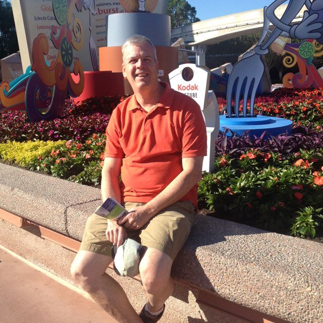 Husband, father, friend, WDW Addiction, Cruise  enthusiast, Bronx native and fan of Yankees, NY Giants and all teams Norte Dame