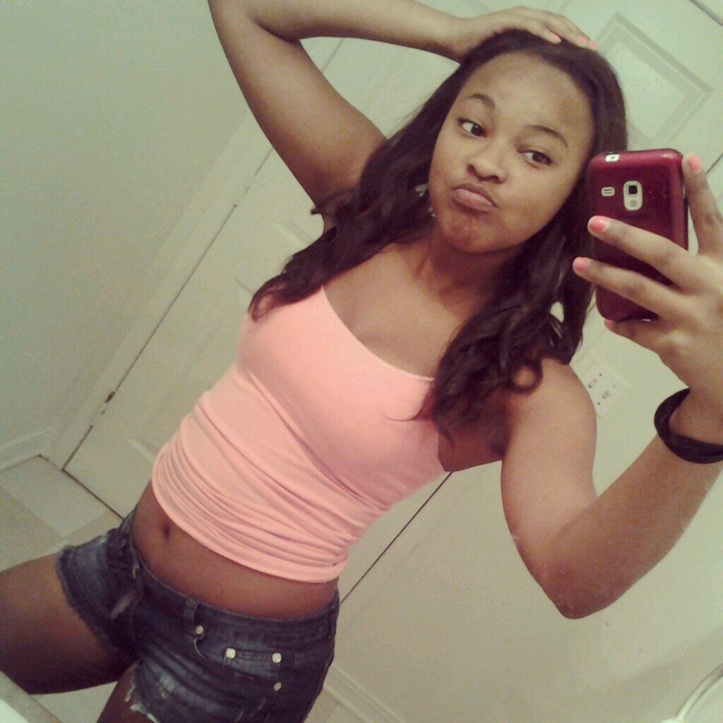 single | i love deedee | wife ? @BiteSize_x .