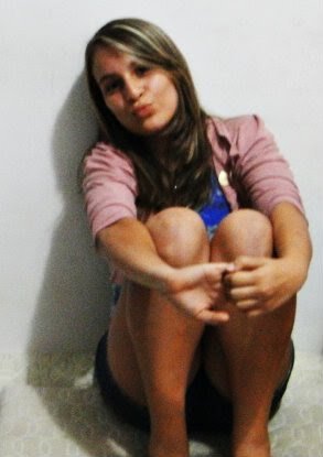 17 anos , Flamenguista , Nordestina com muito orgulho , E feliz !