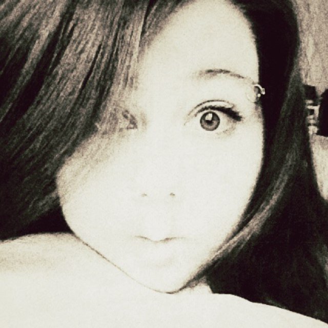 The new girl. Almost 20. Music is what i do. Ohio born and raised. God is my rock. Pic is me.