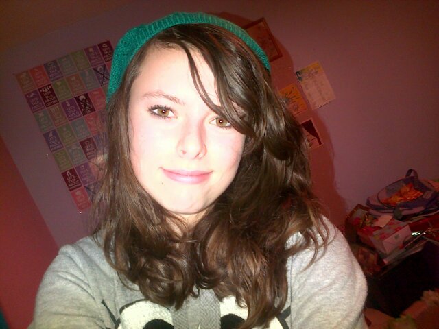 I'm crazy, I would like more followers, follow me and I will follow back, and ask if u want a shout out!