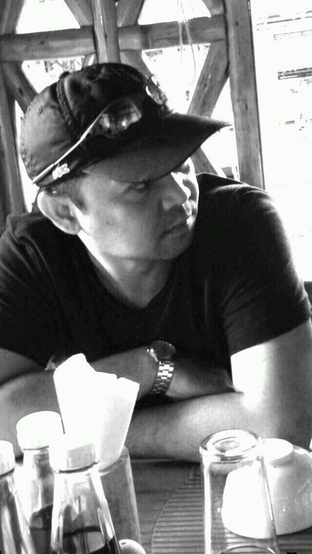 selaznogleoj's profile picture. 