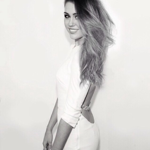 zouisgalaxy's profile picture. miley