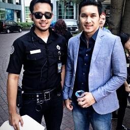 Floor director at PT Transformasi Televisi Indonesia, Jawa tulen, keyboard player, softball athlete, Roland user
BGR - JKT Indonesia · http://t.co/mRPvtRzCkq