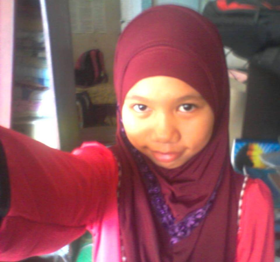 Sofia kecik - 13 y/o - Sungai Tiram - you want to i follow back , so you have to metions first !