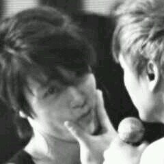 Hello..♥♡ my name {..Anwar..}i love Girls Generation،،Super junior ،،Shinee..F.T island and EXO♥♥ follow me and I'll follow you back...♡♡
