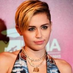 ★This is a free follow so in return please go and follow @azrielecyrus★ She's a certified Smiler ♡ IILY ALL!