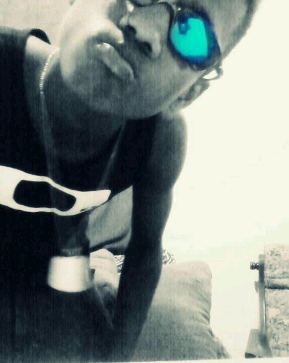 Facebook : luccas moraes (Emici Lk)