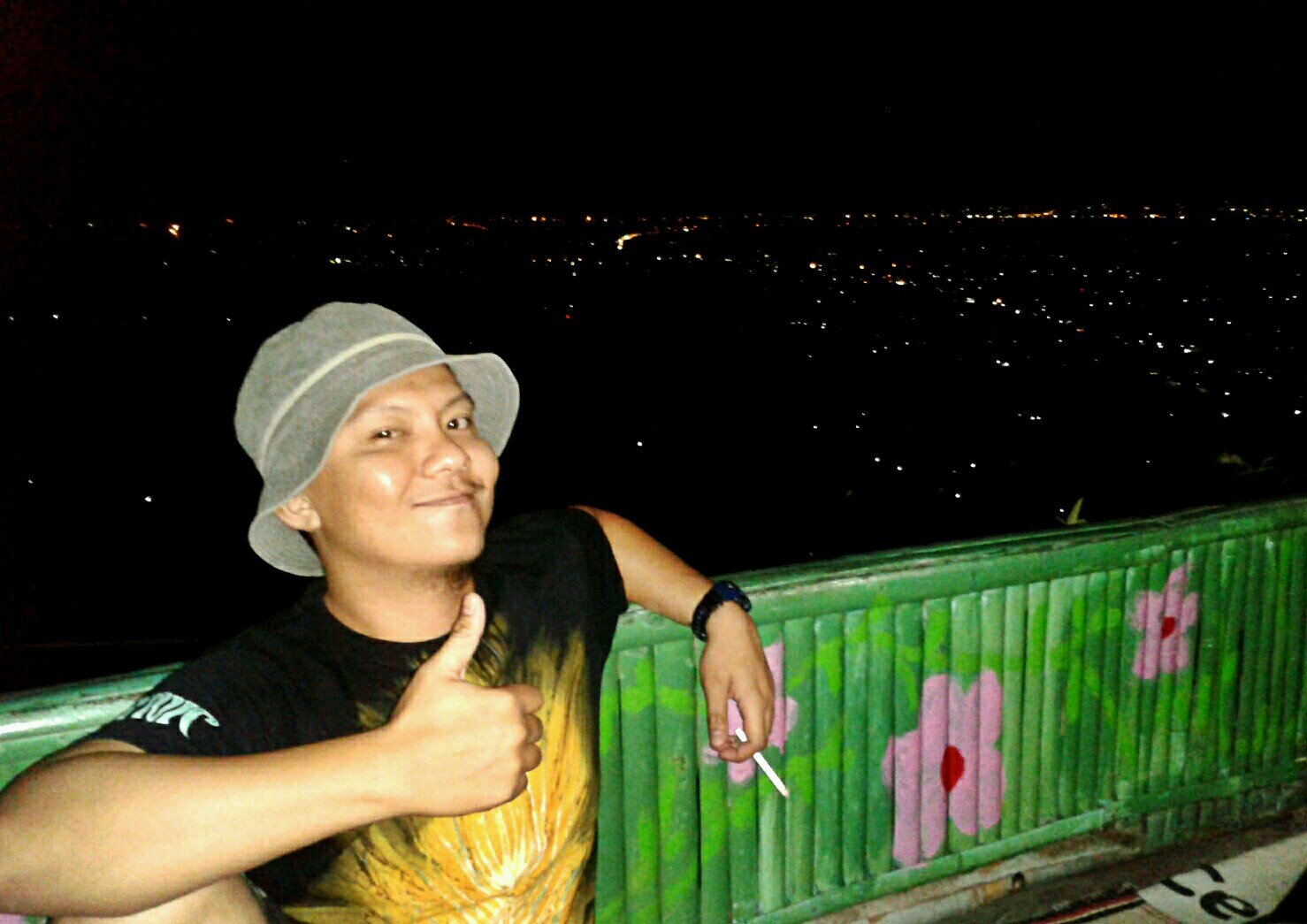 pemerhati, penyimak, pencari tau, pembelajar | music, drum, sound, laugh, free think, darah Sumatra Selatan lahir dan besar di ibu kota | http://t.co/XVPnFSeXGf