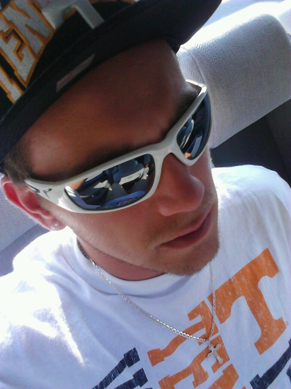 24 n living the dream! small town loser!