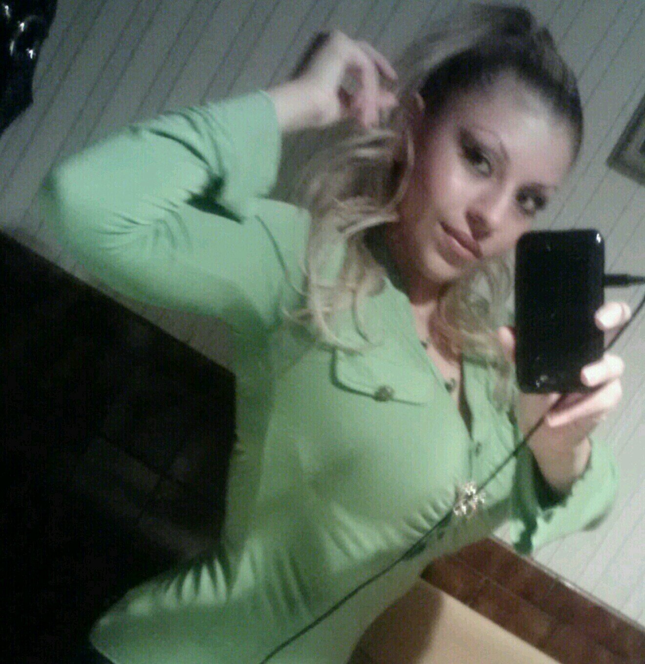 *Peruvian,Japanese,Italian,Spaniard*
Law, Nutrition, Singer/Songwriter, Acting, Hosting, Modeling, MakeUp artistry, Hairstyling #Focused