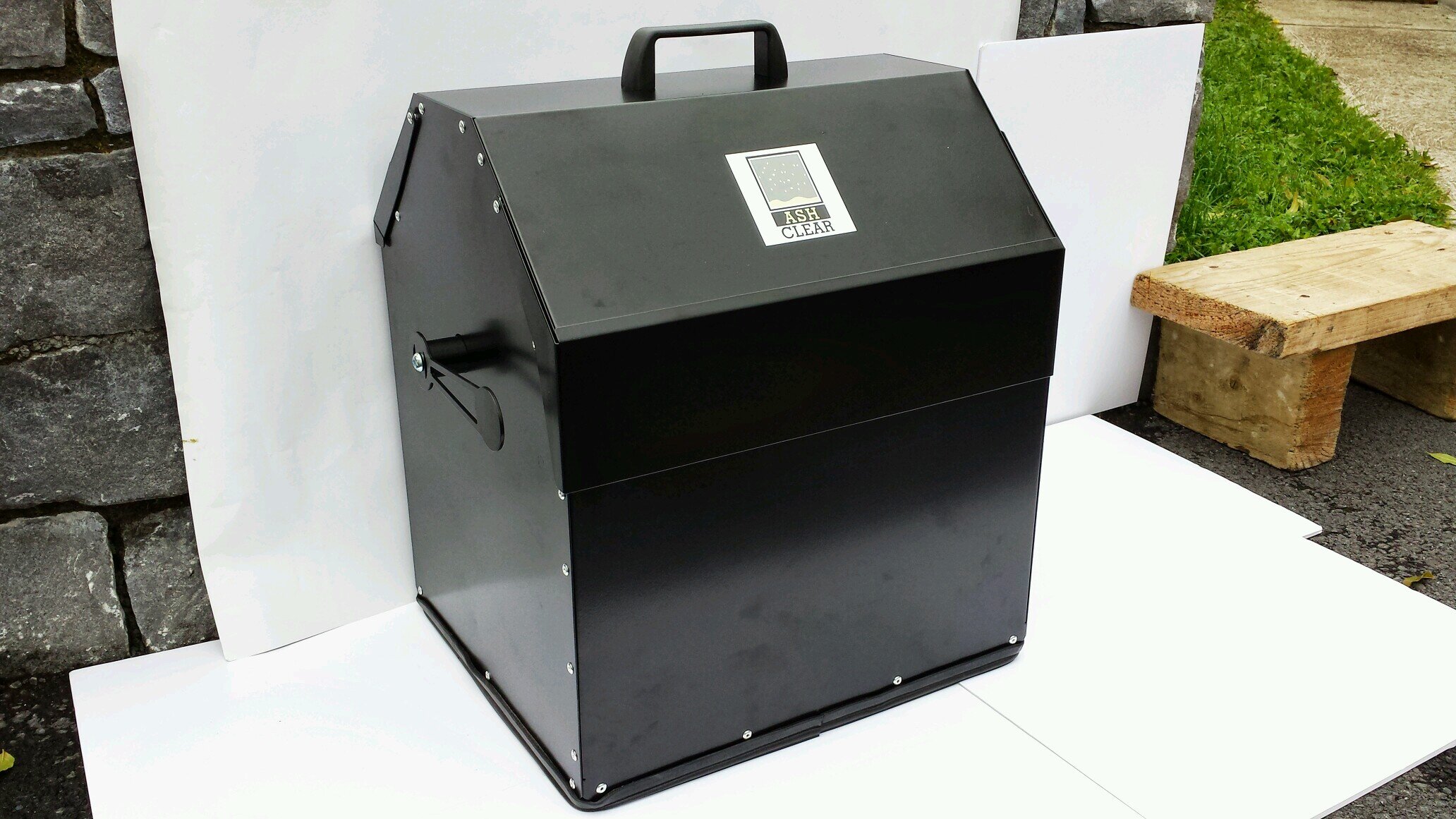 A new way of taking the ash out from your stove or fireplace. No more dust floating around your room. Clean,  safe and convenient ash box