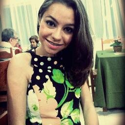 Caminhando com o sorriso aberto eu venho andado em paz
DDT ~~