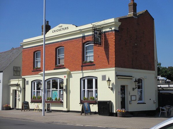 A traditional community pub, offering a superb range of real ales, lagers, wines and spirits as well as home cooked food.