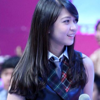 Role player of @veJKT48 & part of @Official_JKTu48 - follow aja dulu terus kenalan deh panggil aja Ve