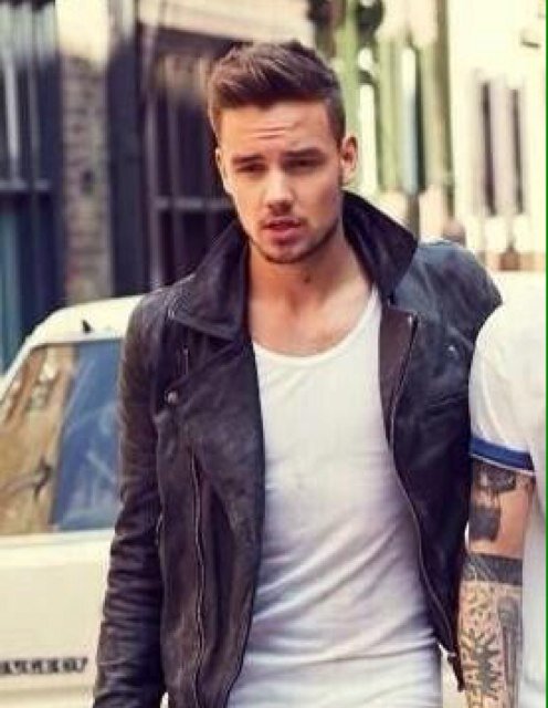 follow @hazlenutstyles bc she gave you a free follow she'll love you forever