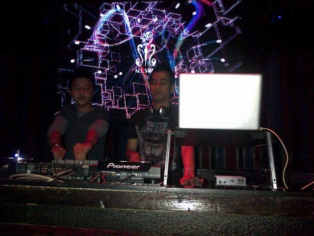 @aiskdr husband and junior's daddy | @SnoozeMgt DJ's | Founder of Squbeck Design | Talent at Frieta's Management & Recordings | DIGITALYZE duo DJ live