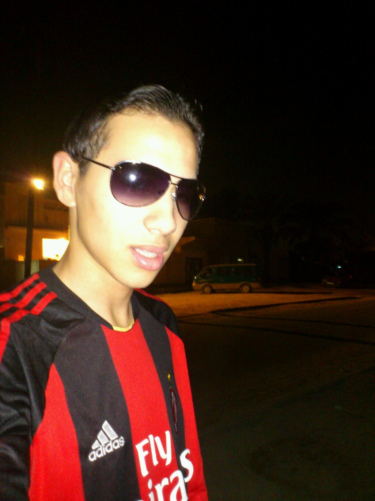 I am the biggest lover of Milan in the Arab world and I love all the Milan team and its audience organelle Forzaaa Milan