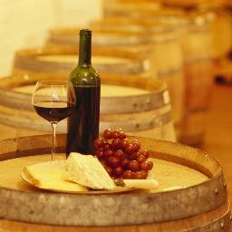 Epicurien passionné par le vin, je vous conseille dans les vins, je vous apprend à les reconnaitre, à les apprécier pendant un concert de jazz, soul, funck ....