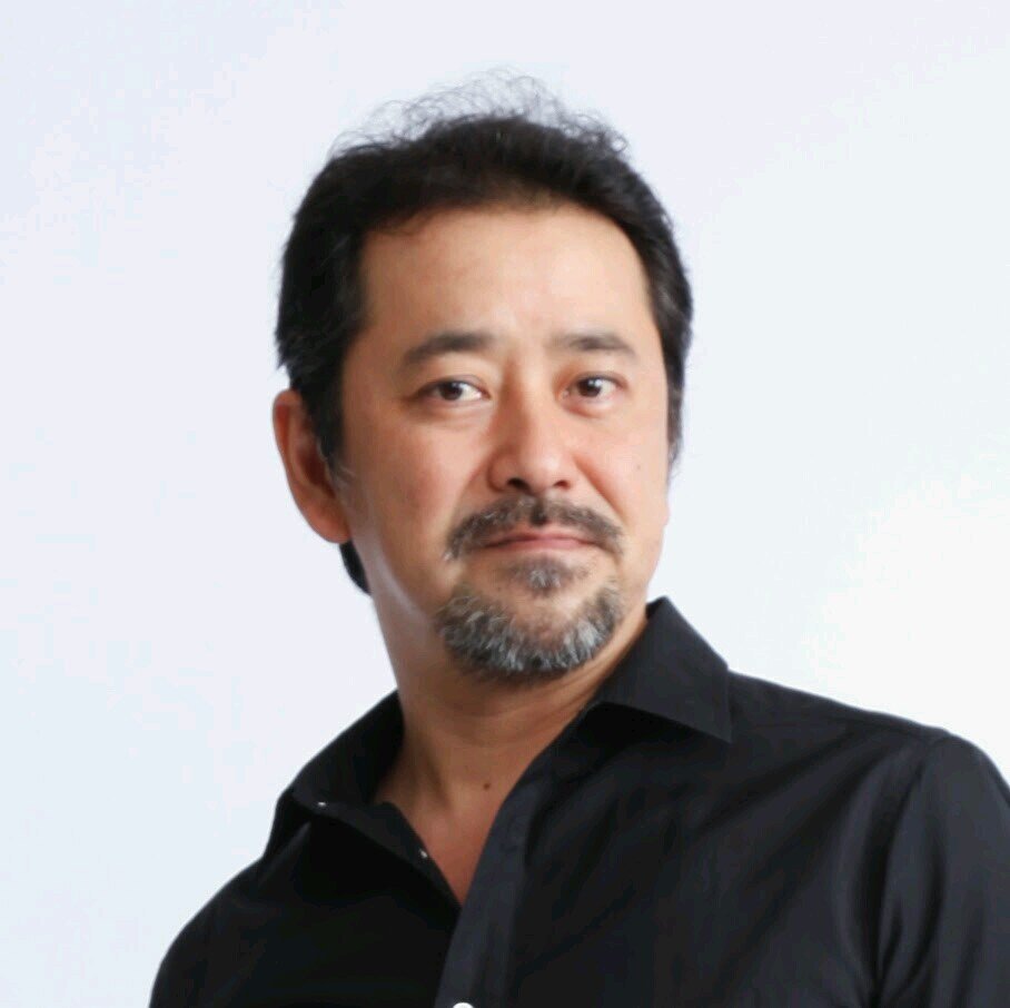 俳優です。 ボイストレーナーです。大学講師です。稽古場のレンタル中止しました。