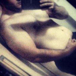 Ing. mecánico, Fitness lover, Triunfar sin riesgo es conquistar sin gloria.