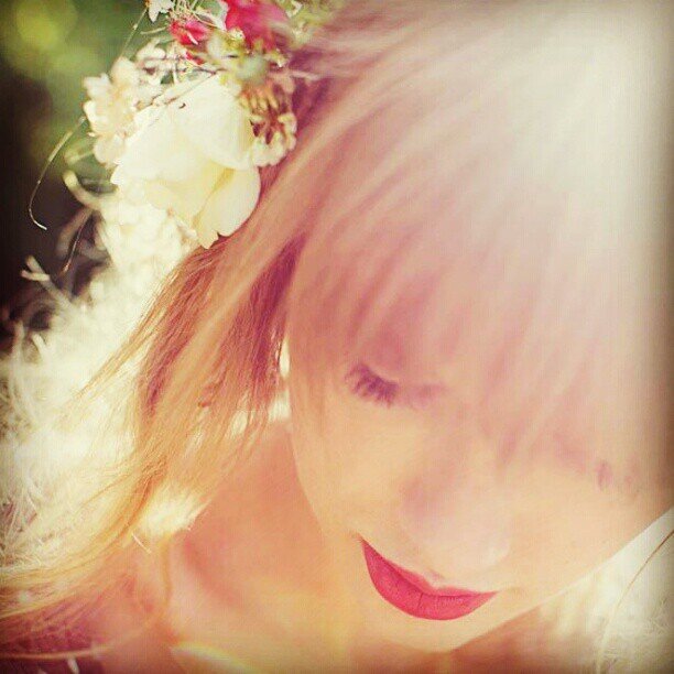 Taylor please follow me ♥