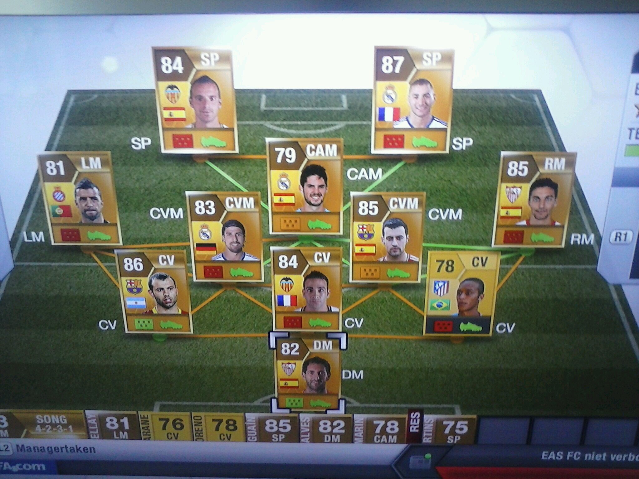 ps3_fifa_13_coins. officieel account. tweet ff als ik je fifa 13 coins mag hebben.                                                              alvast bedankt