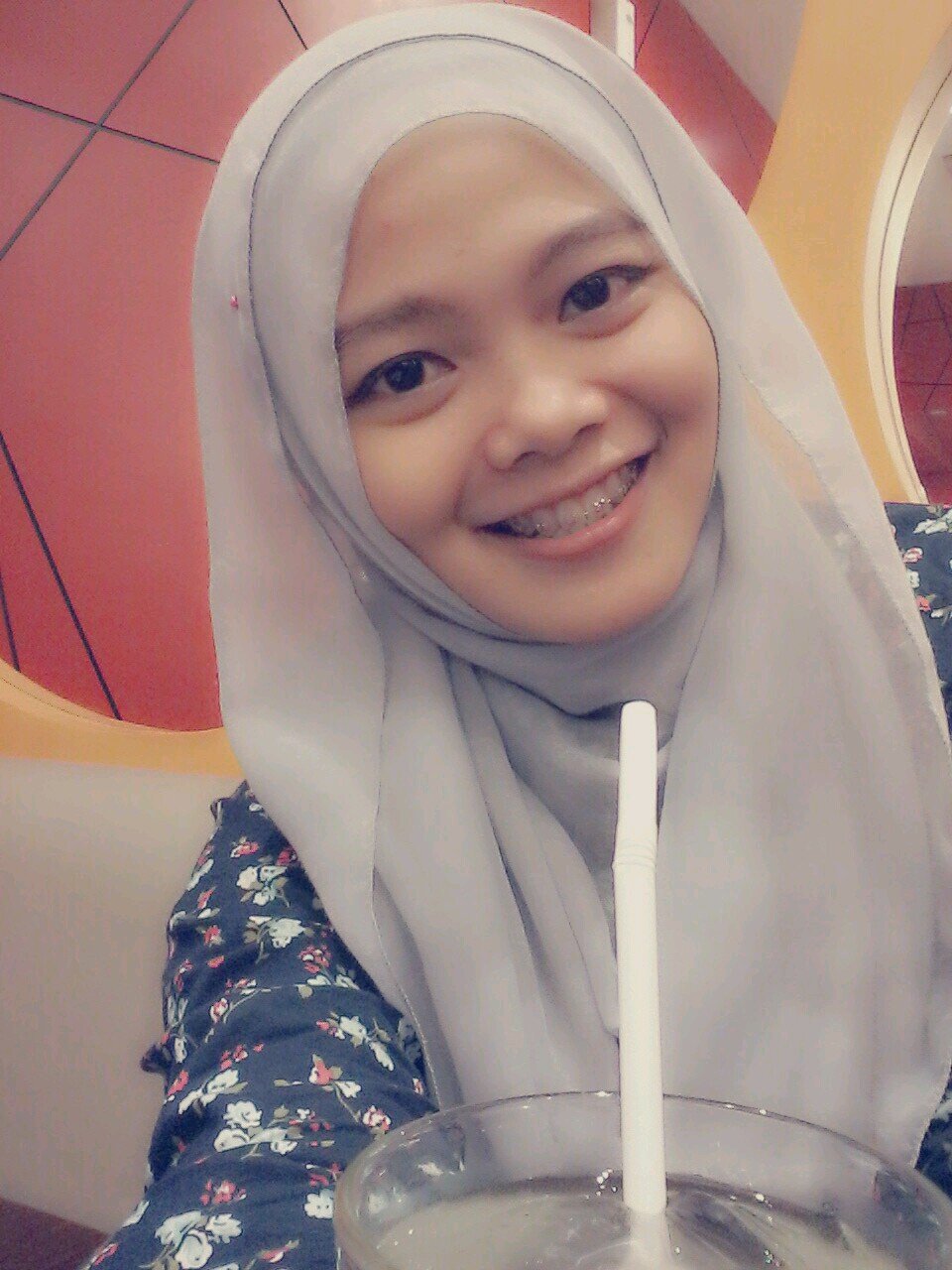 ♥Mama | ♥Papa | icecream freak! | chocolate lover | Part of IPIE UII'09 | Allah mendewasakan aku dengan amat SEMPURNA!! ☺