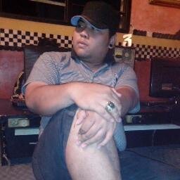 GAK PERLU GANTENG YANG PENTING MENARIK...
