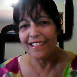 Nós não vemos o que vemos ,nós vemos o que somos.Só vêem as belezas do mundo , aquele que têm belezas dentro de si.   Rubem Alves