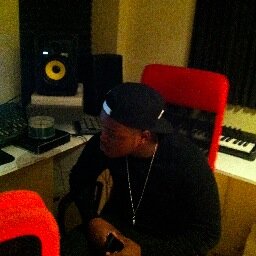 Young wordsmith
Follow me on instagram #THEREALSANTEX