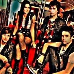 criado em 21/07/2011 com o objetivo de lutar pelo sorriso dos meus idolos! seguido e oficializado por todos da banda! dona @lyfarias_