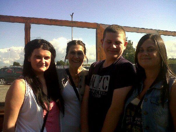 Working mum of 3 beautiful fantastic kids an a nanny to 1 gorgous grandaughter,I love anythin 2 do wiv the paranormal an scaring myself witless,xxxx.