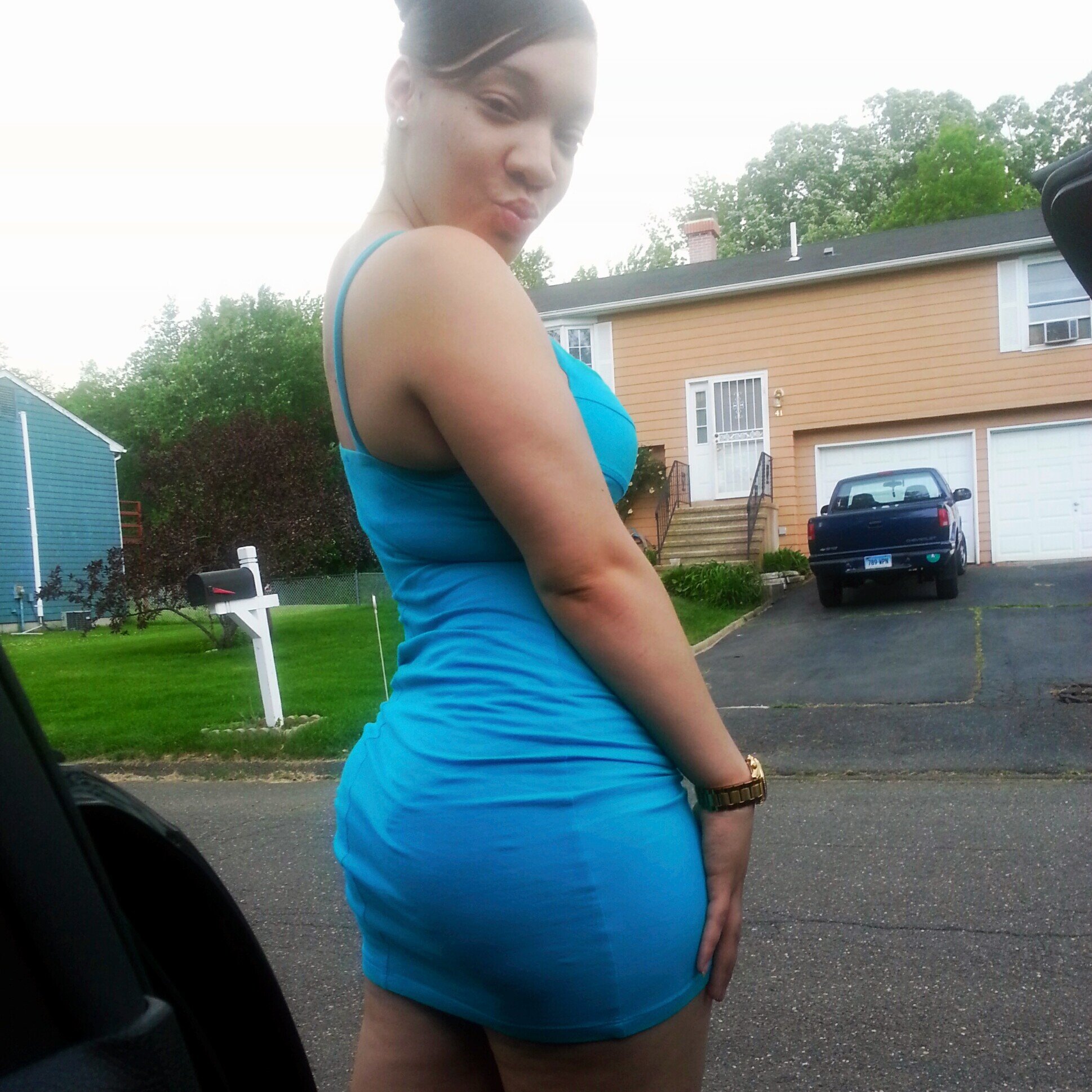 Ass Like Nicki But She YELLOW Like Madonna.. Born An Raised In CT..860 Maines Wife Till I Rest 9-4-12