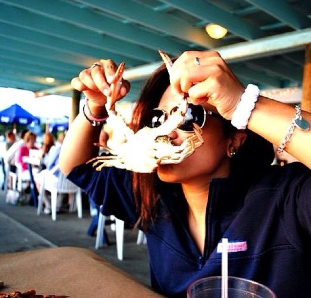Just a preppy southern girl. 20. I love God, glitter, VV, Lilly Pulitzer and Luke Bryan. *Avi is not mine