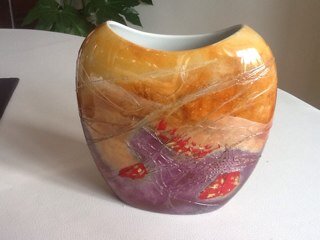 Retraitée ayant pour passe-temps la peinture sur porcelaine! La connaissance c'est partager le savoir qui nous fait grandir.(Olivier Lockert)