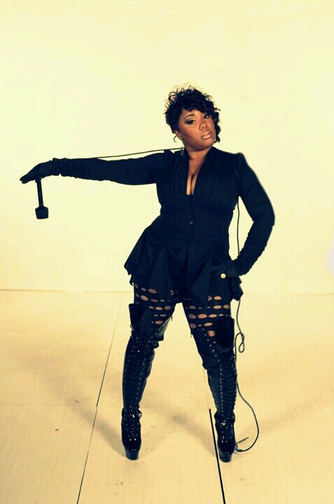 Ima star , I jus haven't shined yet! 216 rapper/singer & songwriter & I dream 2 Bcome tha Gr8est, 4 now I'm jus workin hard towards BN GRR8!!pronounced Sha-reli