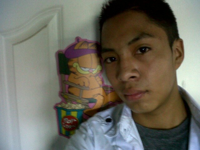 Soy un chavo buena onda y me gusta a ser amigos. megusta la Musica electronica y bachata, Xbos360 mi Pin de blackberry es: 26A7A011