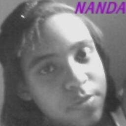 Amo muito a One Direction, amo música, sou viciada em facebook, amo chocolate e curto muito seriados e as vezes parece que sou casada com a cama...