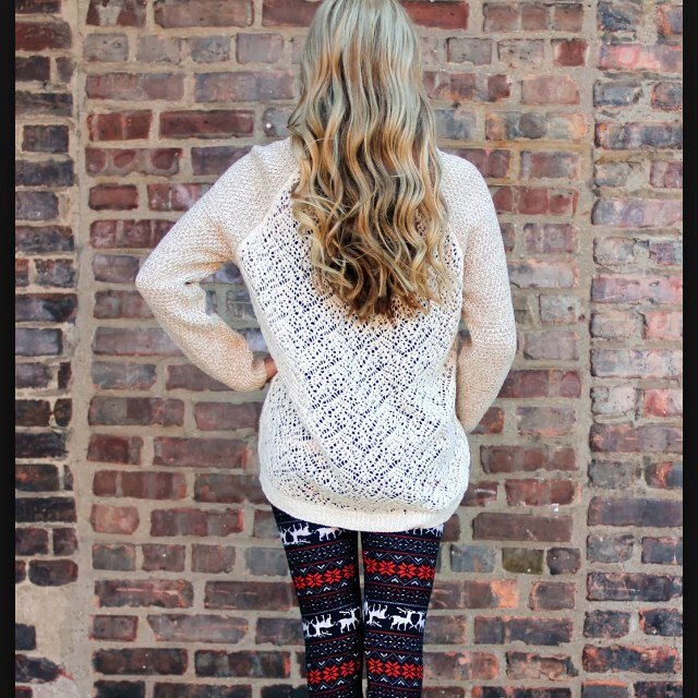 I'm willing to help anyone. I love being told sweet things. I can be a blonde, but i'm also pretty smart. I love getting to know new people, and having fun. (: