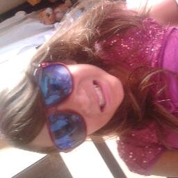 sou o que sou e nao o q pensam entao me conheçam primeiro ,ok?
outra no meu twitter nao tem milho , pras galinhas vim fuçar