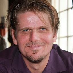 Eef_Vink's profile picture. Father, Reader of Books, Watcher of Movies, Listener of Music

https://t.co/ZfER7rzYZA