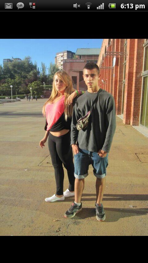 24//Quieres ser mi amigo demuestralo metete un dedo en el culo y luego chuupalo!/Tres pavos/Cantante de rap.