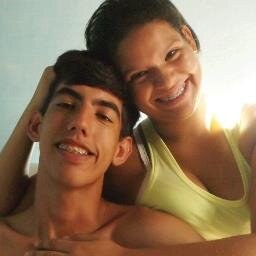 Taurina,ciumenta,apaixonada,feliz ao lado do meu amor s2 ,romântica,dedicada,sonhadora, e Namorada do @MoisesJr_n e cada dia mais apaixonada pelo meu amor. (((: