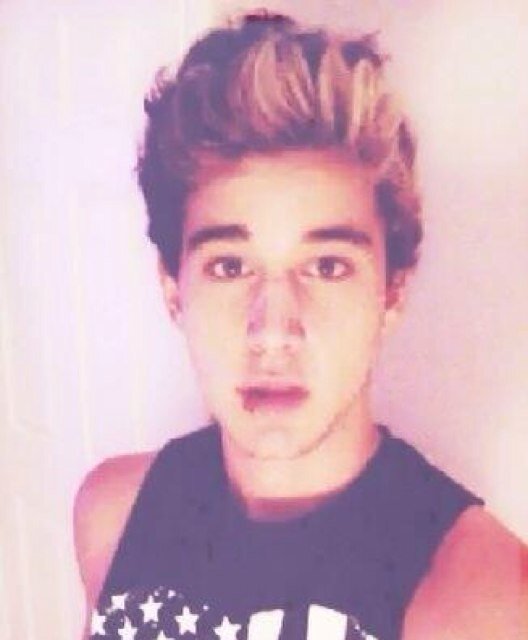 Free follow, dont follow this account, follow @sassylukebr00ks and you'll get another follow from that account:) Janoskianator and mahomie