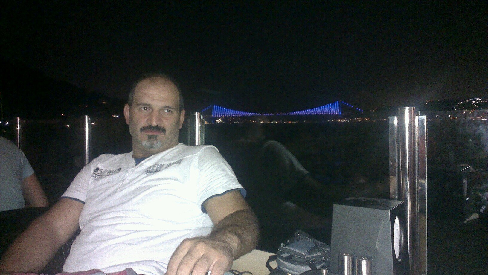 MutIu oImanın iki yoIu var:
Ya istekIerinizi azaItacaksınız ya da imkanIarınızı zorIayacaksınız...
Dostoyevski ✍️
#onlysmile 🙂