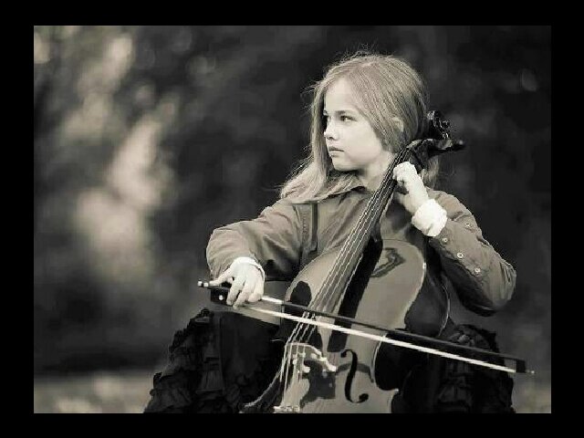 ~بَيّنَ آسّمِي وَأسّمٌ جَدّي رَجٌلّ عَلّمَنِيِ فُنُوُوُنّ اَلطّنَآآآخة~