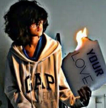 ‏يبقـىّ طيَف عشِقك في سما قلبَي ما يغـيٌب ♡')
