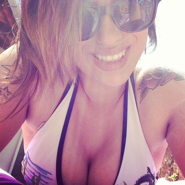 IndianaraBoing's profile picture. Baixinha, morena, ciumenta, mas gente boa :3